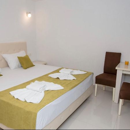 Apartmani Nela ストモレ エクステリア 写真