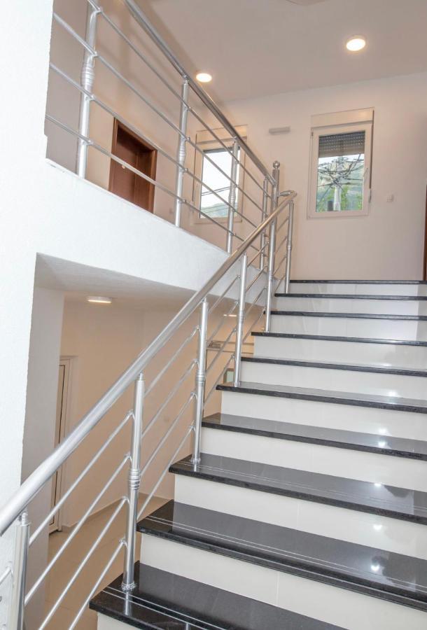 Apartmani Nela ストモレ エクステリア 写真