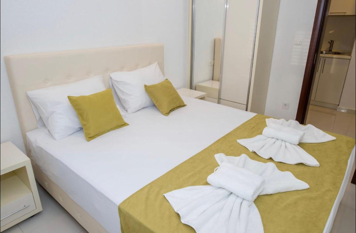 Apartmani Nela ストモレ エクステリア 写真