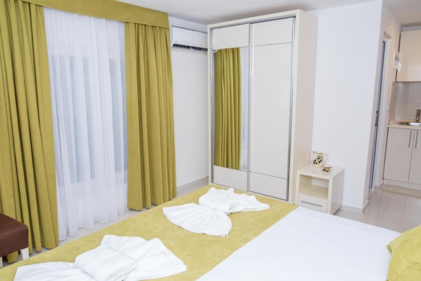 Apartmani Nela ストモレ エクステリア 写真
